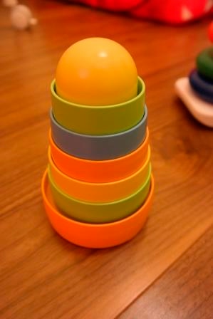 наши любые игрушки с 0 до 11 месяцев))