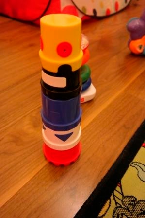 наши любые игрушки с 0 до 11 месяцев))