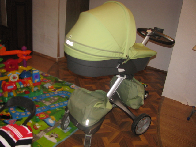 Продам коляску Stokke Xplory за 25000. Я регион, вышлю почтой.