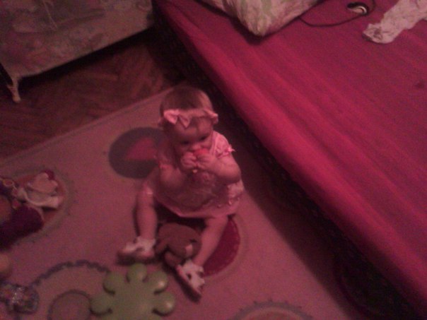 Анечке был годик.