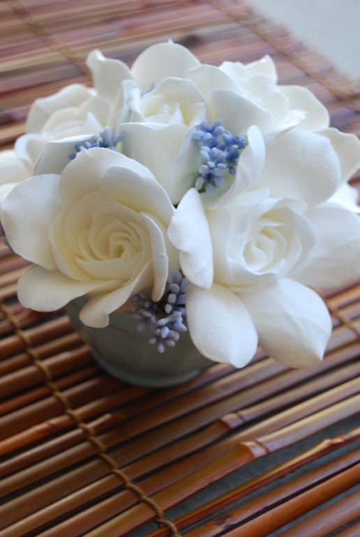 Свадебные аксессуары, украшения, букетики из японской глины!