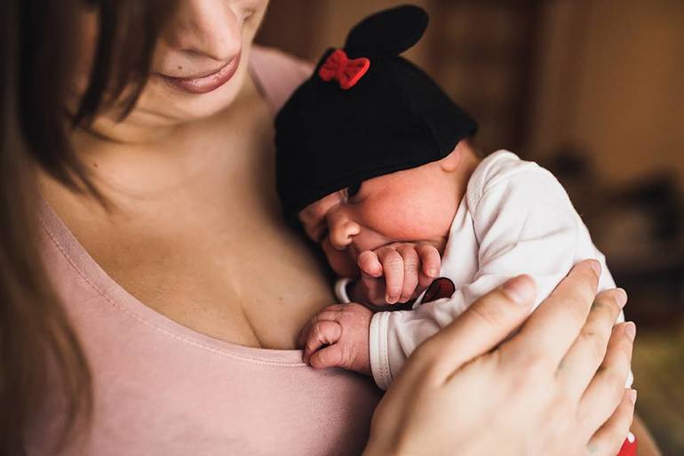 Девочки из Алматы, если хотите запомнить светлые моменты первых месяцев материнства, не проходите мимо.