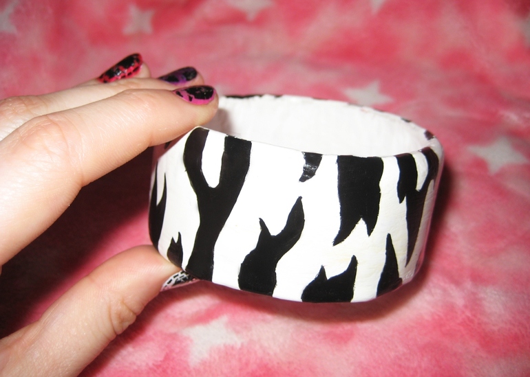 Браслет "Зебра". Папье-маше. Мастер-класс