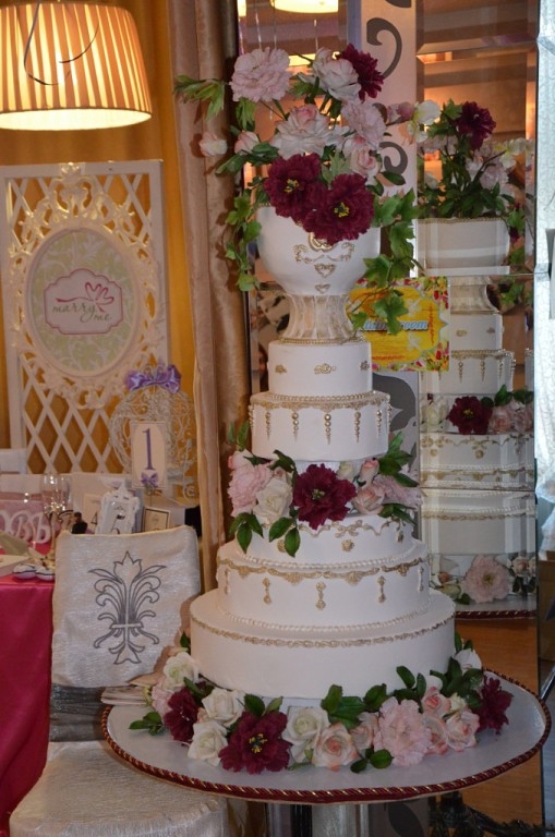 Свадебный торт в стили