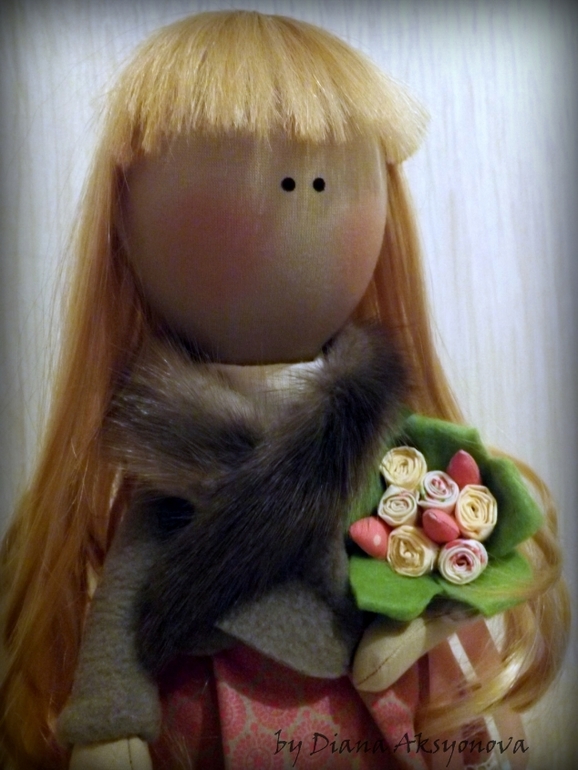 Блондинка с цветами)