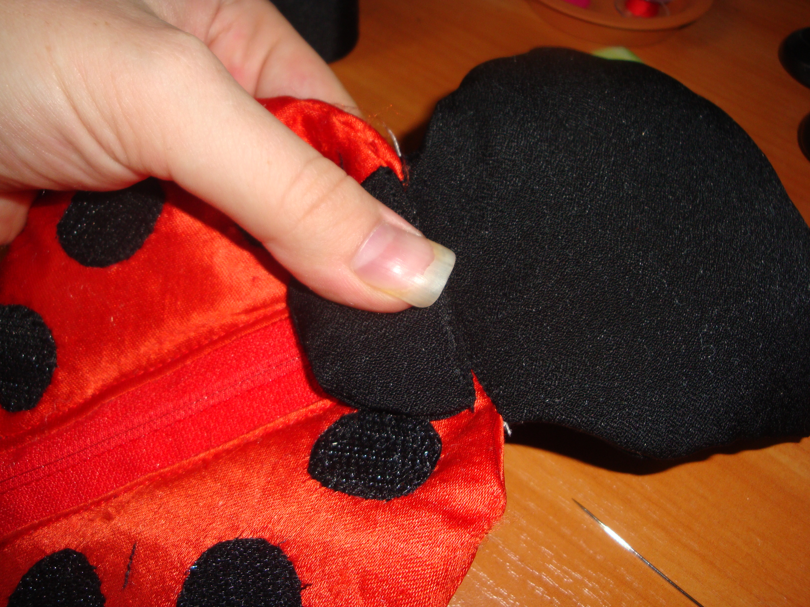 МК развивающей игрушки "Божья коровка" (ооочень много фото!)