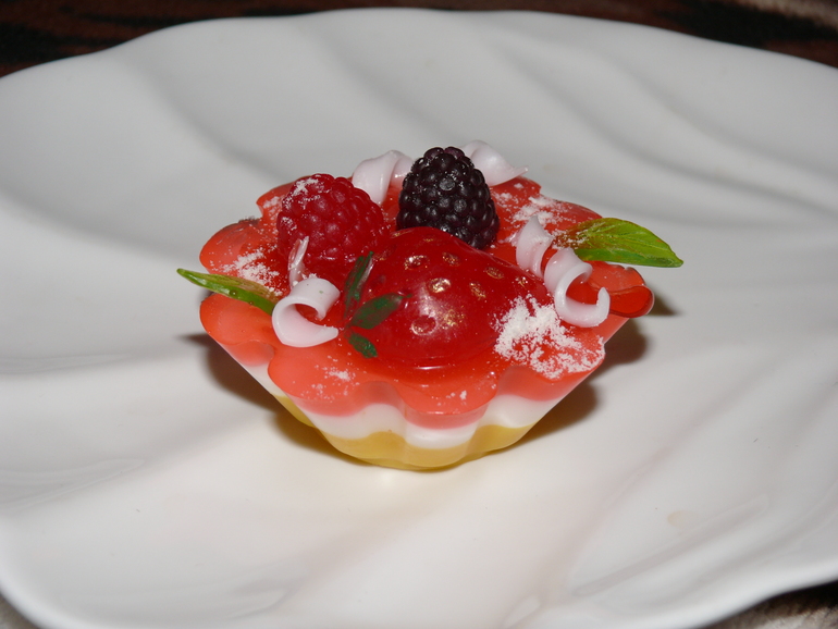 А я люблю делать аппетитные пирожные и кофейно -шоколадные!)