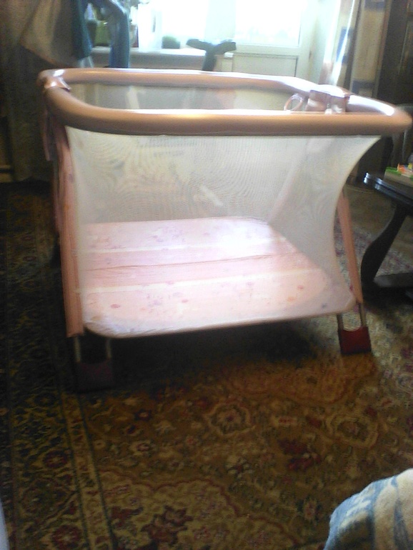 Продам манеж Бреви 3000 рублей.