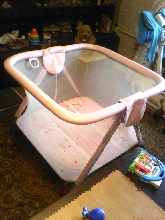 Продам манеж Бреви 3000 рублей.