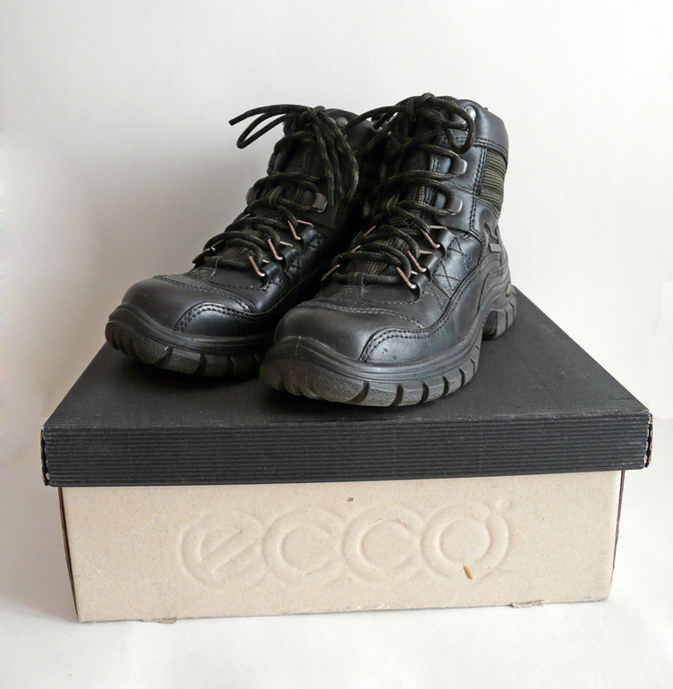 Ботинки женские Ecco gore-TEX, 36 размер - 2200 руб.