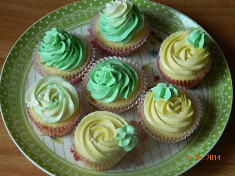 Ванильные капкейки с лимонным курдом