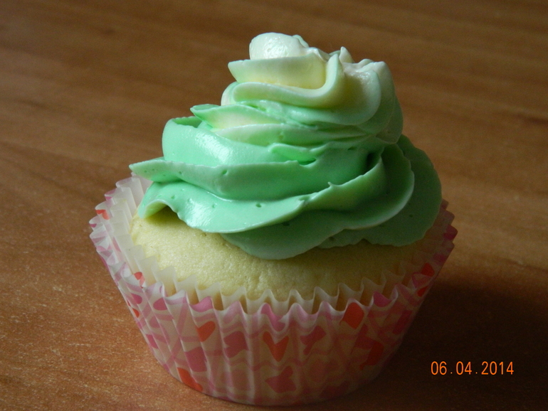 Ванильные капкейки с лимонным курдом