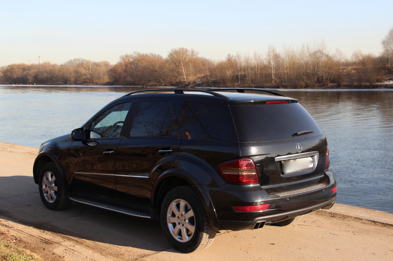 Продаю свою любимую машинку!!! Мерседес бенс ML350 объем 3,5