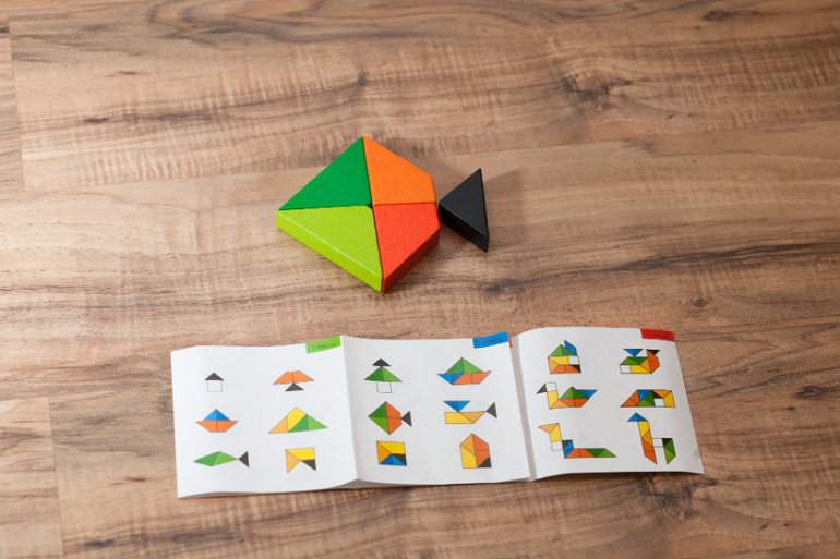 Необычная мозаика головоломка от Plan Toys