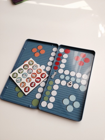 Классические игры в компактном исполнении.