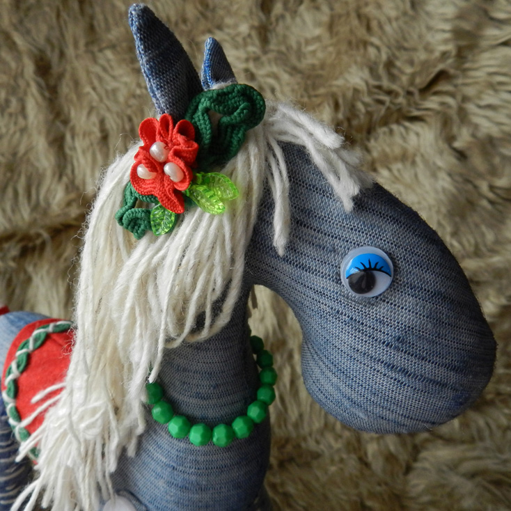 Белогривые лошадки