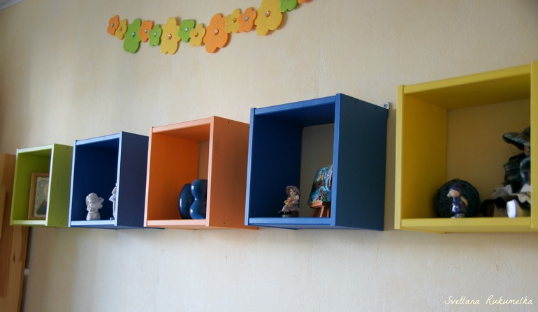 Детская комната для первоклассницы.