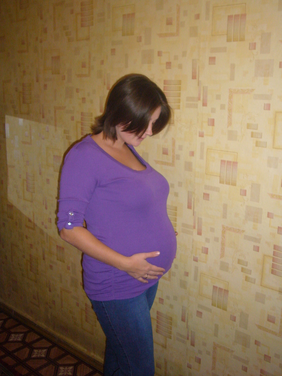 Сравните две беременности (фото)