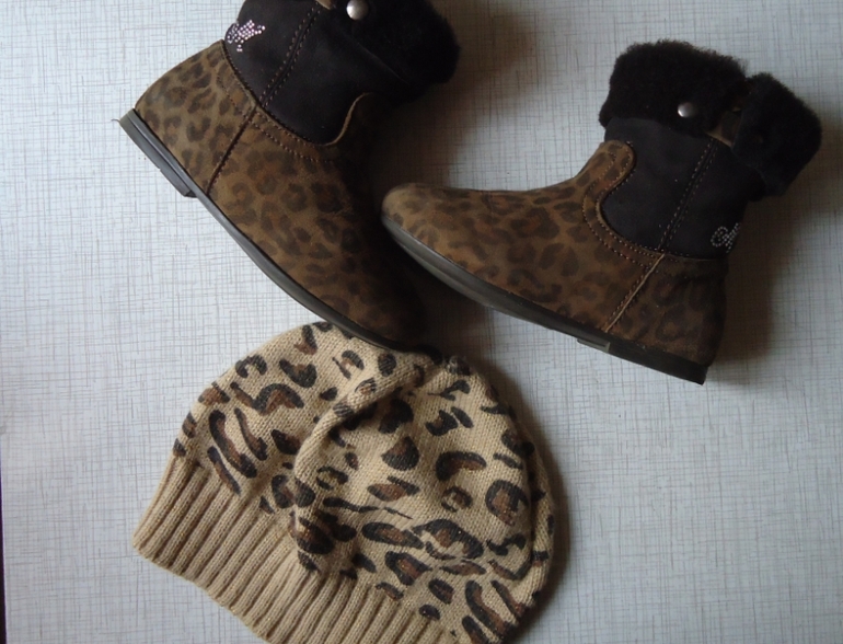 Сапожки Monnalisa 28 р-р Цена 1 700 рублей \\\Алтуфьево