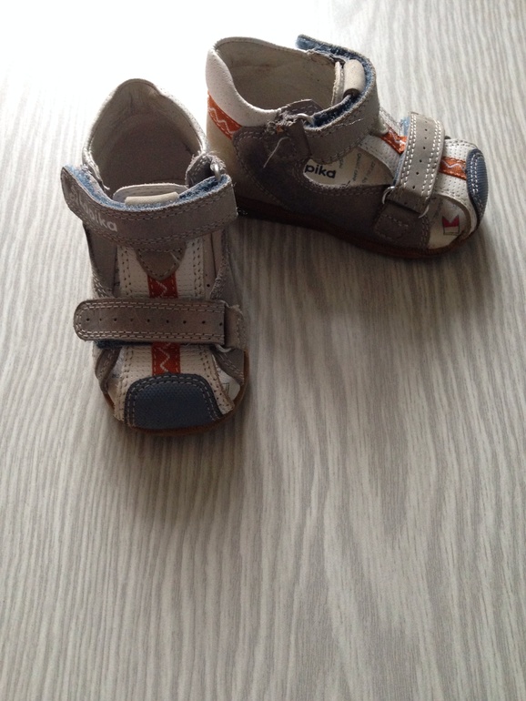 Продам детские сандали Капика