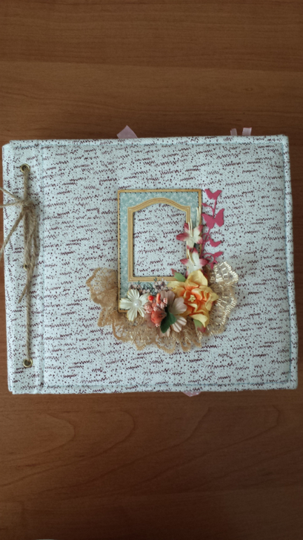 Яркий альбом для малыша или малышки