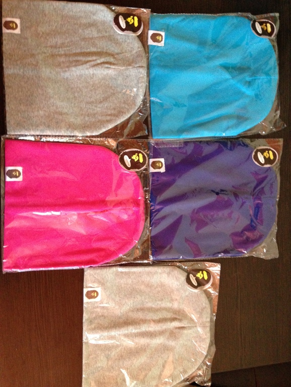 Девочки, в наличии есть 5 детских однотонных шапочек новые в упаковке, тонкие хлопковые, отправлю почтой.Цена 120руб. 1шт.