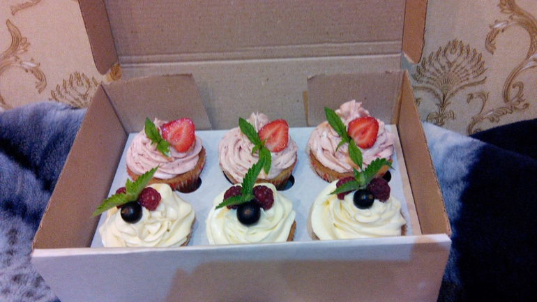 Заказывали мальчику на 2 годика)