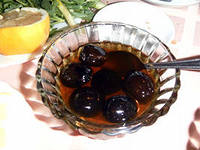 Варенье из зеленых грецких орехов.