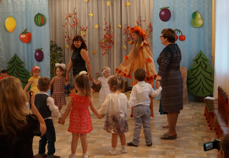 http://mamyprofi.ru/rebenok-plachet-v-detskom-sadu 