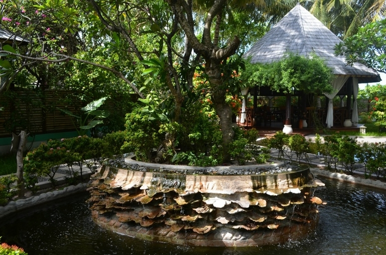 Хороший отель, очаровательное море и скучное питание!