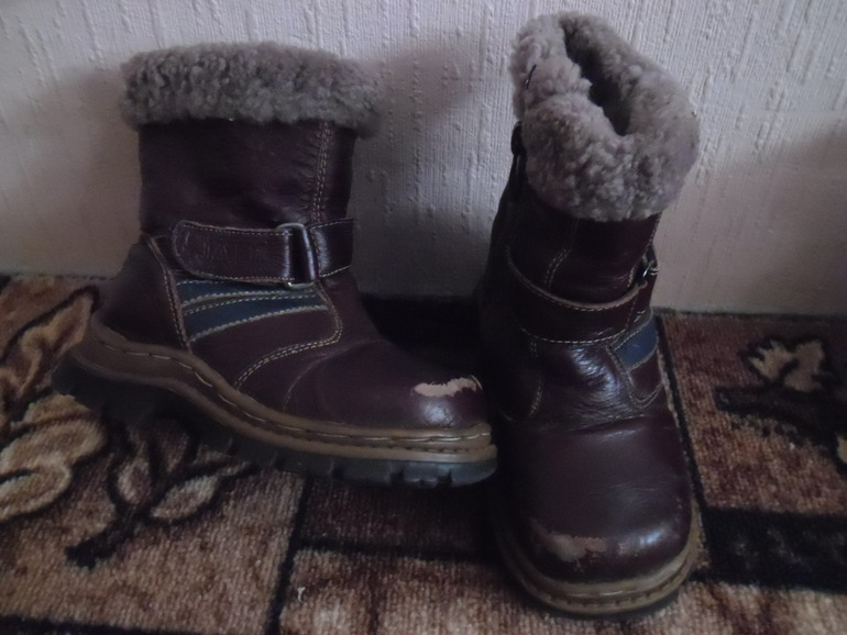 Отдам на мальчика 4 лет.