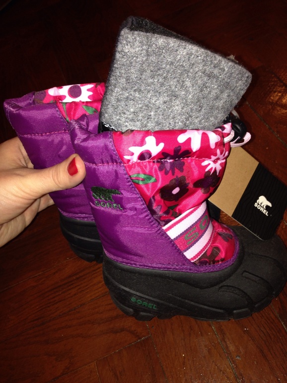 Продам новую обувь детскую