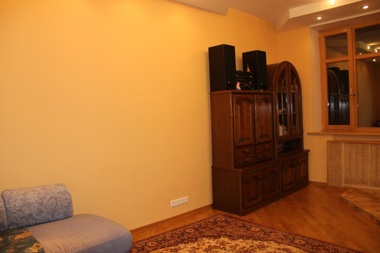 Нужен совет людей со вкусом)