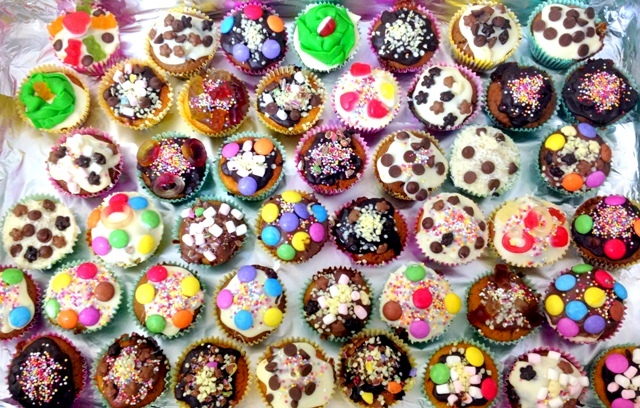 А мы вчера весь вечер маффины пекли