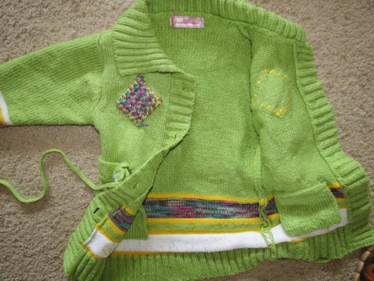 Для девочки б/у размер 98-104, есть новое