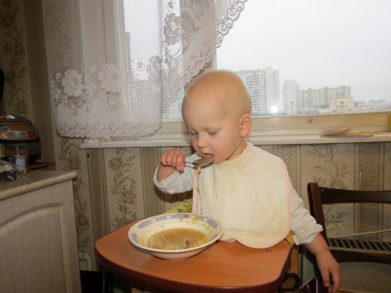 Я сам... кушаю! 1 год 4 мес.