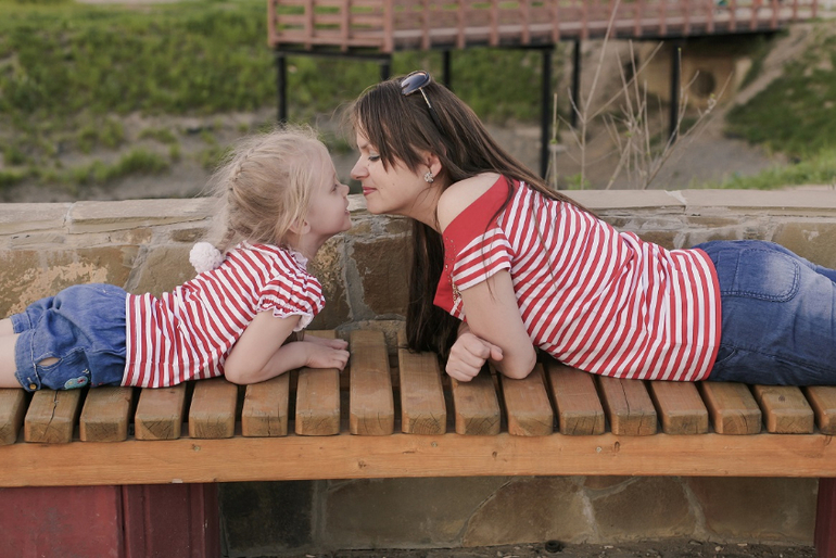 Мама и дочка....