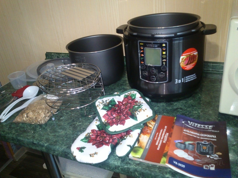 Vitesse VS-3020. Мультиварка-скороварка-коптильня.
