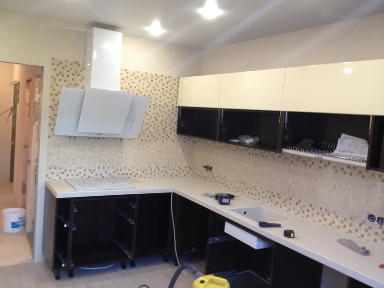 Цвет кухонного стола.