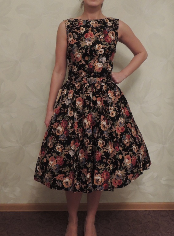 ХВАСТИКИ ВИНТАЖНЫХ ПЛАТЬЕВ