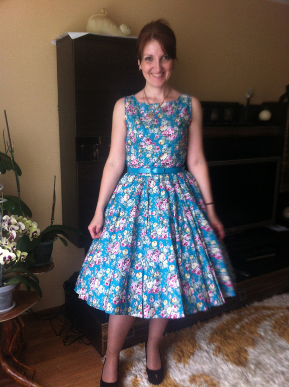 ХВАСТИКИ ВИНТАЖНЫХ ПЛАТЬЕВ