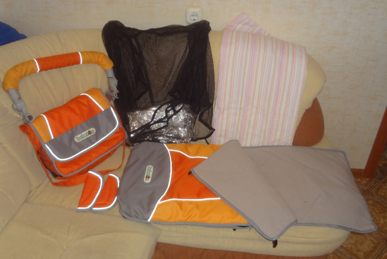 Трехколесная коляска Bebeton 2 в 1 - 5000р