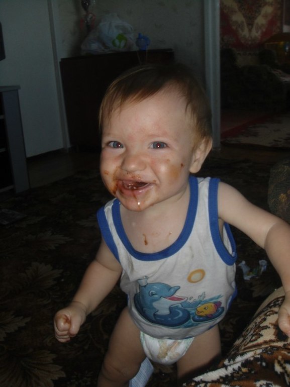 нашел мой Зайка шоколадку :-)