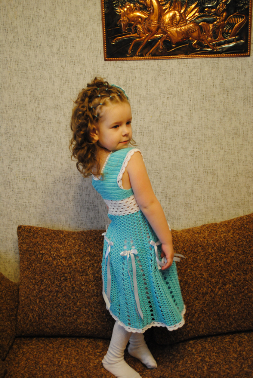 Связала дочке на 8 марта