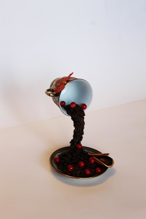 Чашки и топиарии.