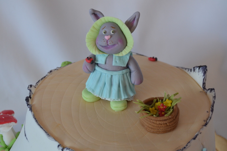 торт Зайка на пенёчке