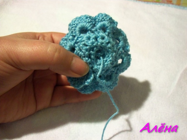 МК вязаной заколочки крючком.