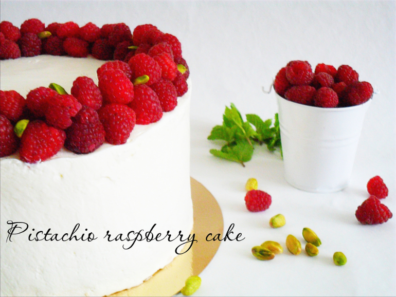 Pistachio raspberry cake))