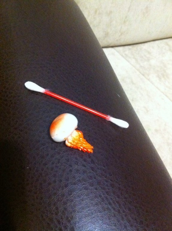 Девоньки!!!!Будьте бдительны и аккуратны с мелкими предметами!!!Следите за своими детками!!!!!