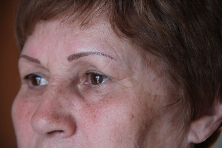 Уговорила сестру сделать мне Перманентный макияж)